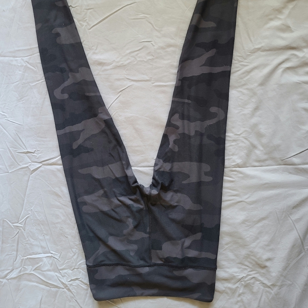 Gray camo leggings